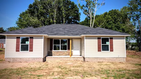 2 Bush Ct, Dalzell, SC 29040
