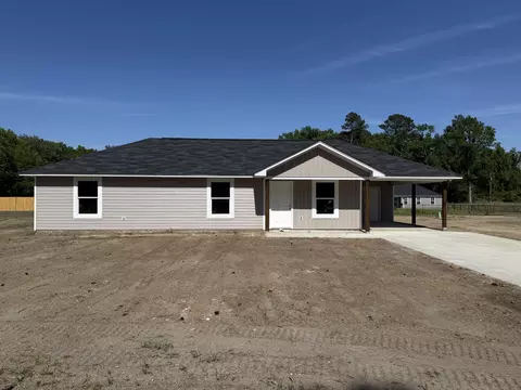 305 S Hampton St, Pinewood, SC 29125