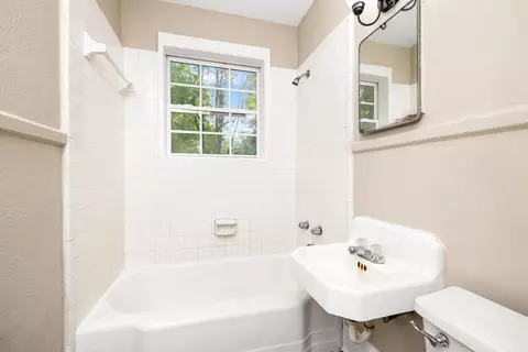 Bath - 9 Hawthorne St, Sumter, SC 29150 photo 1 of 1