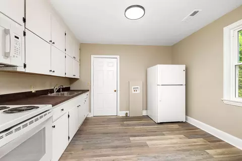 Kitchen - 9 Hawthorne St, Sumter, SC 29150 photo 1 of 2