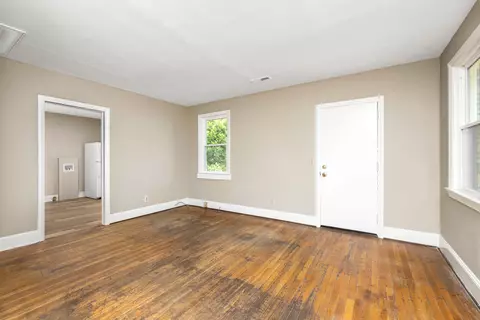 Living - 9 Hawthorne St, Sumter, SC 29150 photo 3 of 3