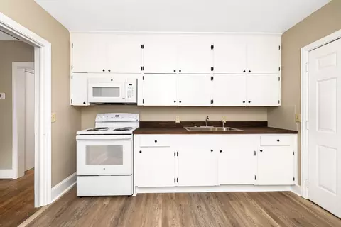 Kitchen - 9 Hawthorne St, Sumter, SC 29150 photo 2 of 2