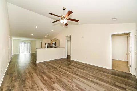 Living - 355 Conifer St, Sumter, SC 29154 photo 1 of 1