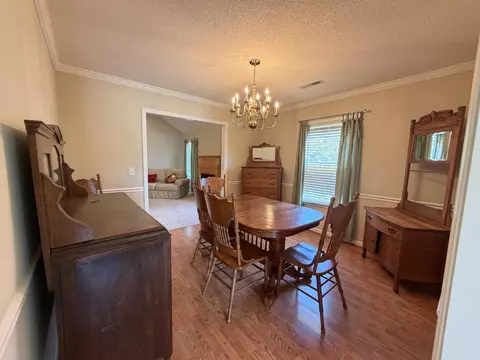 Dining - 1205 Malone Dr, Sumter, SC 29154 photo 3 of 4