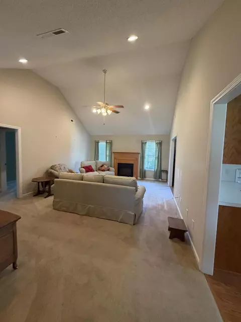 Living - 1205 Malone Dr, Sumter, SC 29154 photo 1 of 4