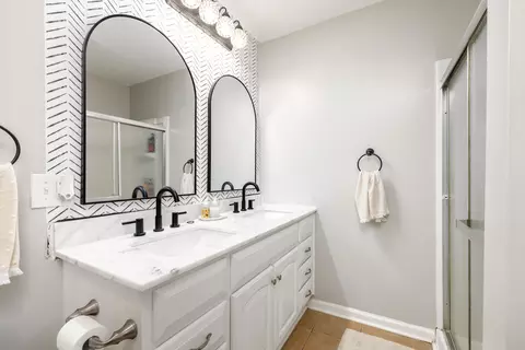 Bath - 1436 Britton Rd, Sumter, SC 29153 photo 3 of 7