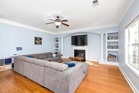 Living - 545 Brutsch Ave, Sumter, SC 29154 photo 2 of 2