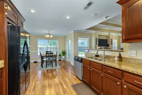 Kitchen - 2874 Foxcroft Cir, Sumter, SC 29154 photo 4 of 5