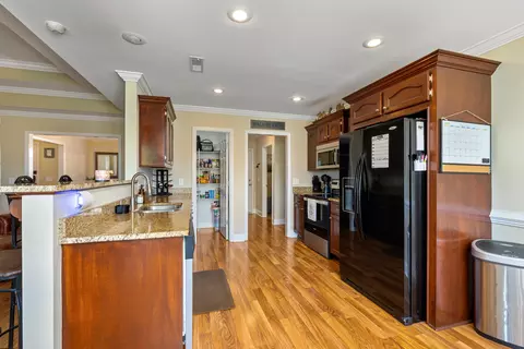 Kitchen - 2874 Foxcroft Cir, Sumter, SC 29154 photo 2 of 5