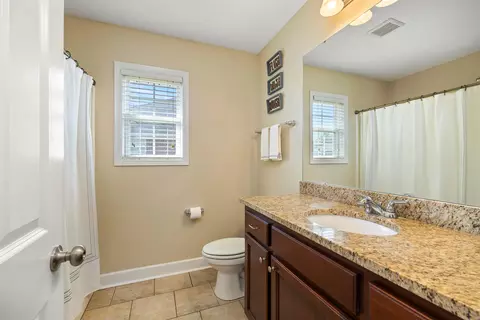 Bath - 2874 Foxcroft Cir, Sumter, SC 29154 photo 6 of 7