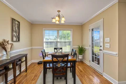 Dining - 2874 Foxcroft Cir, Sumter, SC 29154 photo 2 of 2