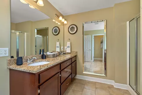Bath - 2874 Foxcroft Cir, Sumter, SC 29154 photo 2 of 7