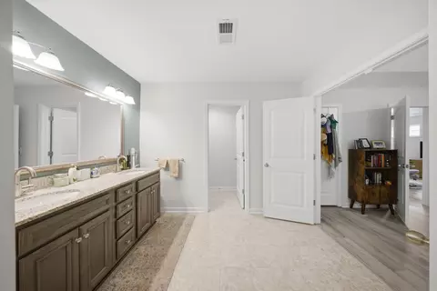 Entry Way - 201 Masters Dr, Sumter, SC 29154 photo 5 of 6