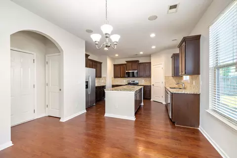 Entry Way - 935 Cormier Dr, Sumter, SC 29154 photo 3 of 5