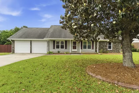 Exterior - 240 Hidden Bay Dr, Sumter, SC 29154 photo 2 of 9