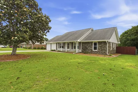 Exterior - 240 Hidden Bay Dr, Sumter, SC 29154 photo 3 of 9