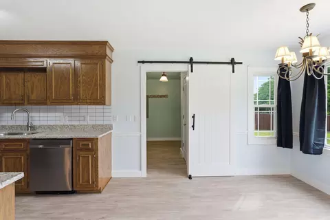 Entry Way - 240 Hidden Bay Dr, Sumter, SC 29154 photo 2 of 3