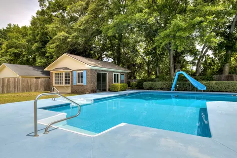 Exterior - 751 Bay Springs Dr, Sumter, SC 29154 photo 3 of 11