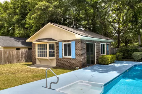 Exterior - 751 Bay Springs Dr, Sumter, SC 29154 photo 4 of 11