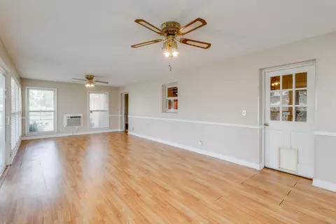 Living - 490 Alpine Dr, Sumter, SC 29154 photo 5 of 5