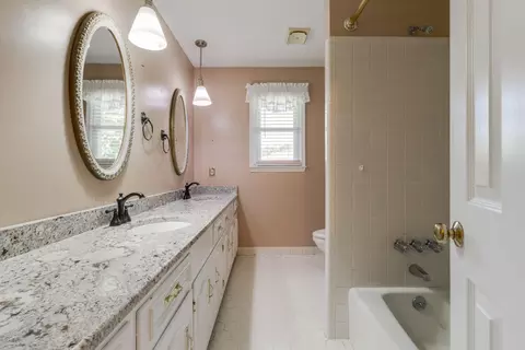 Bath - 490 Alpine Dr, Sumter, SC 29154 photo 2 of 2