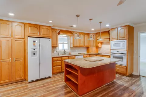 Kitchen - 490 Alpine Dr, Sumter, SC 29154 photo 2 of 4