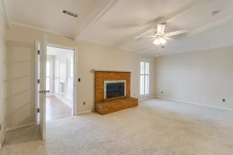 Living - 490 Alpine Dr, Sumter, SC 29154 photo 2 of 5