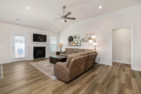 Entry Way - 3364 Rustic Dr, Sumter, SC 29150 photo 6 of 12