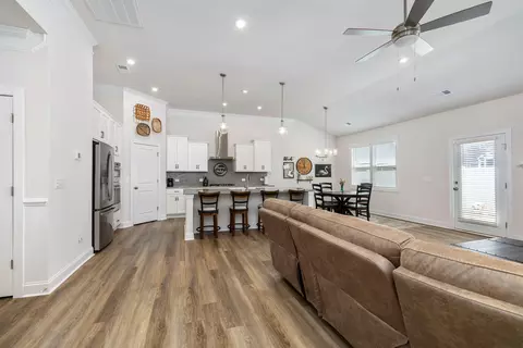 Entry Way - 3364 Rustic Dr, Sumter, SC 29150 photo 5 of 12