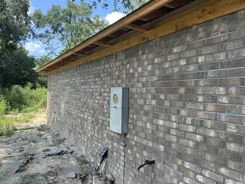 Exterior - 59 Capri Dr, Sumter, SC 29150 photo 2 of 4