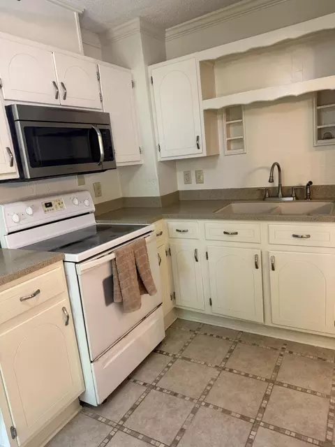 Kitchen - 56 Lynam Rd, Sumter, SC 29154 photo 3 of 4