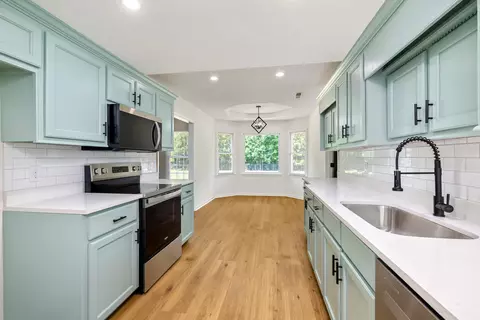 Kitchen - 2705 Circleview Dr, Sumter, SC 29154 photo 4 of 4