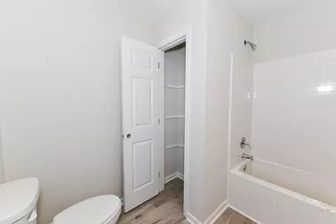 Bath - 480 Lee St, Sumter, SC 29150 photo 2 of 3