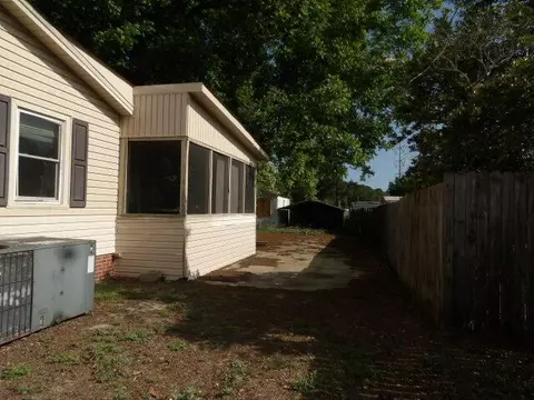 Exterior - 21 Vernon Dr, Sumter, SC 29150 photo 2 of 3