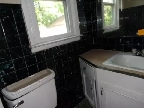 Bath - 21 Vernon Dr, Sumter, SC 29150 photo 2 of 3