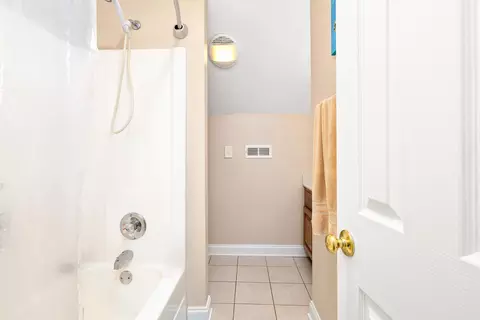 Bath - 750 Windrow Dr, Sumter, SC 29150 photo 7 of 7