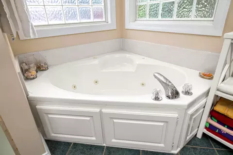 Bath - 750 Windrow Dr, Sumter, SC 29150 photo 2 of 7