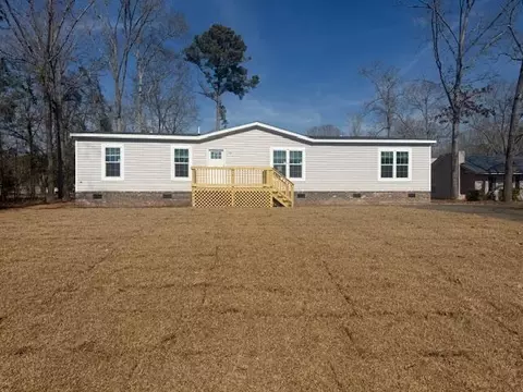 1446 Litzler Dr, Manning, SC 29102