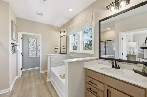 Entry Way - 2147 Currituck Dr, Sumter, SC 29153 photo 3 of 4