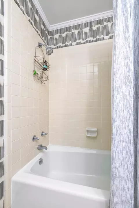 Bath - 78 Nash St, Sumter, SC 29150 photo 3 of 8