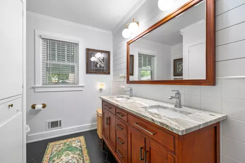 Bath - 78 Nash St, Sumter, SC 29150 photo 5 of 8