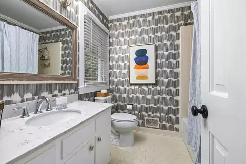 Bath - 78 Nash St, Sumter, SC 29150 photo 2 of 8