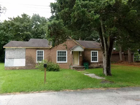 409 Munnerlyn St, Bishopville, SC 29010