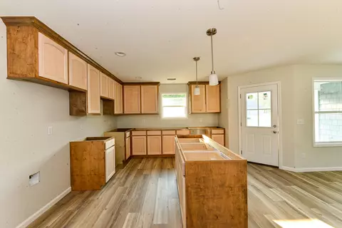 Kitchen - 1805 Gallery Dr, Sumter, SC 29153 photo 2 of 3