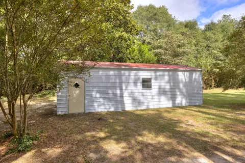 Exterior - 116 W Sumter St W, Mayesville, SC 29104 photo 8 of 10