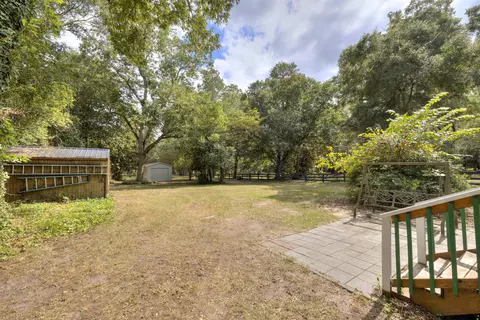 Exterior - 116 W Sumter St W, Mayesville, SC 29104 photo 6 of 10