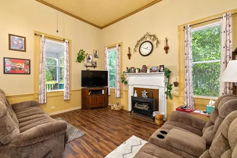 Living - 116 W Sumter St W, Mayesville, SC 29104 photo 2 of 3