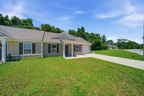 Exterior - 2145 Stillpointe Dr, Sumter, SC 29154 photo 3 of 4