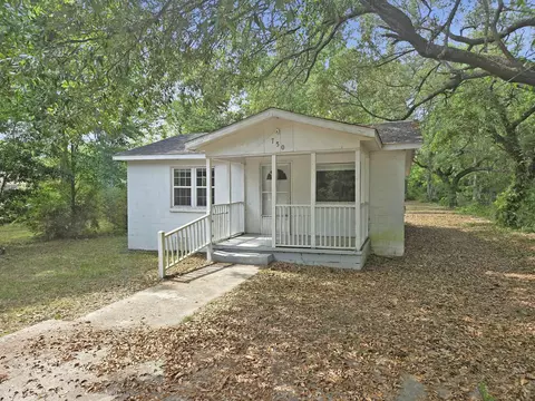 750 Wolfe St, Elloree, SC 29047