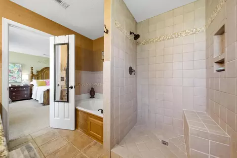 Bath - 1220 Malone Dr, Sumter, SC 29154 photo 2 of 3